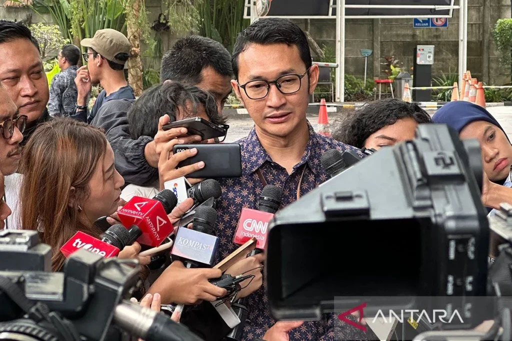 Juru Bicara Komisi Pemberantasan Korupsi Budi Prasetyo memberikan keterangan di Gedung Merah Putih KPK, Jakarta. ANTARA/Rio Feisal.